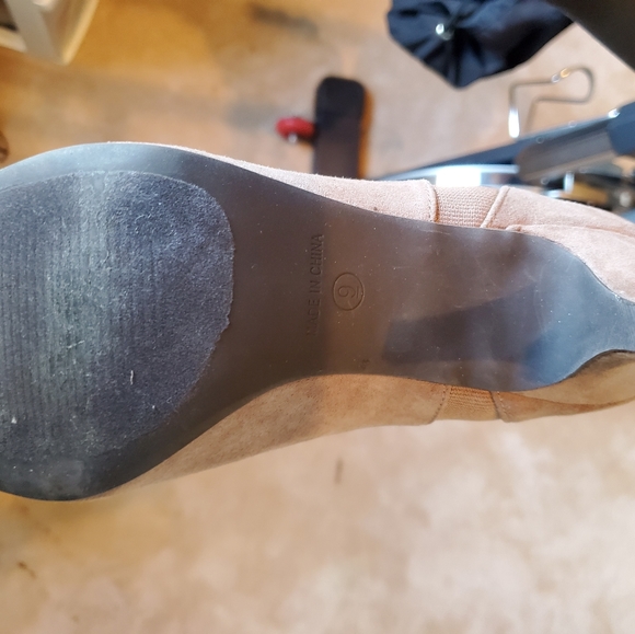 COPY - NINE WEST booties - Picture 2 of 7